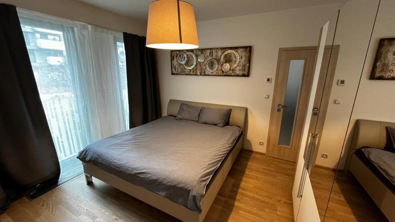 Residence Garden Tower - 8 Min Do Centra, Garaz Прага Екстер'єр фото