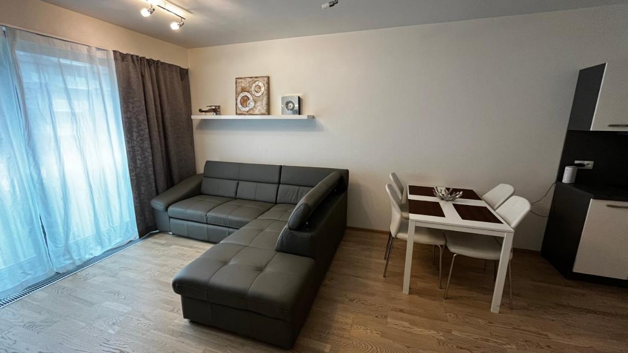 Residence Garden Tower - 8 Min Do Centra, Garaz Прага Екстер'єр фото
